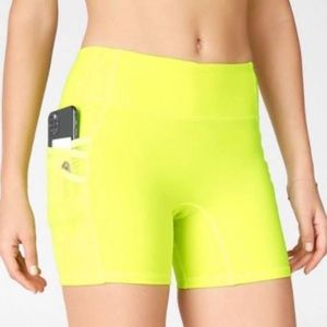 FABLETICS Trinity motion365 mid-rise 5” inseam short neon yellow Sz L Activewear